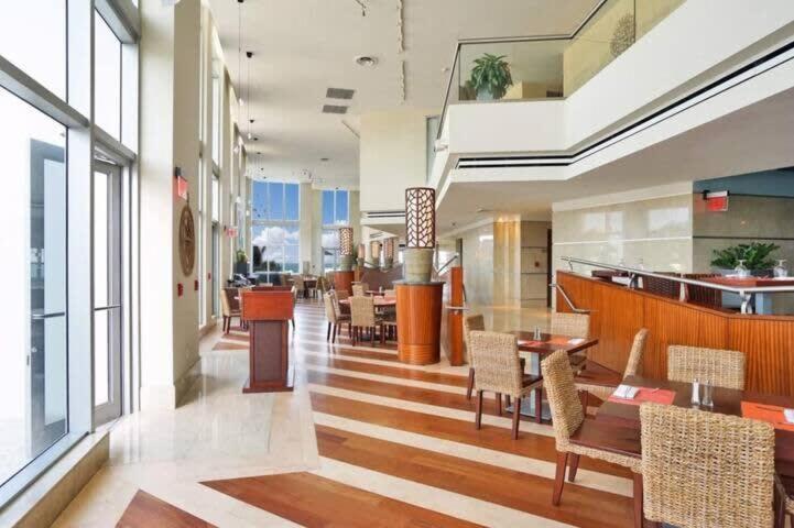 Beachfront Resort - Pool - Ocean View Balcony- Gym Miami Beach Buitenkant foto