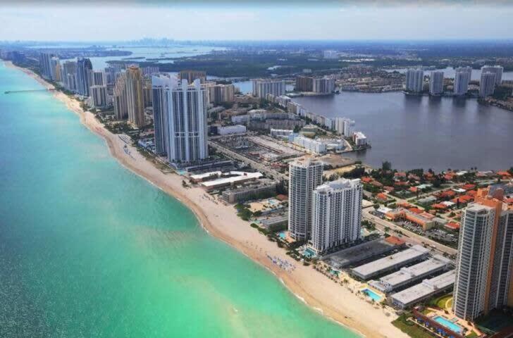 Beachfront Resort - Pool - Ocean View Balcony- Gym Miami Beach Buitenkant foto